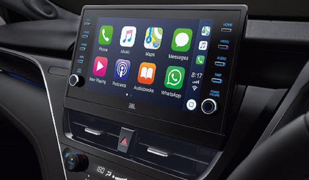 Infotainment System With the Apple Company Carplay and Android Auto